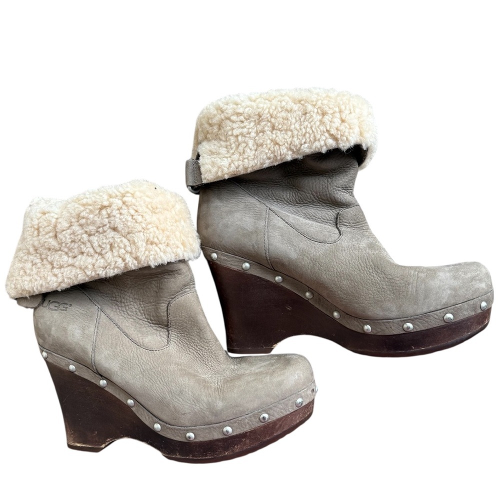 Ugg Carnagie studded fold over wedge boots women 8 taupe suede shearling Y2K
